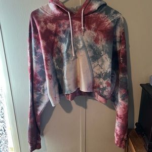 Cropped tie dye sweatshirt
